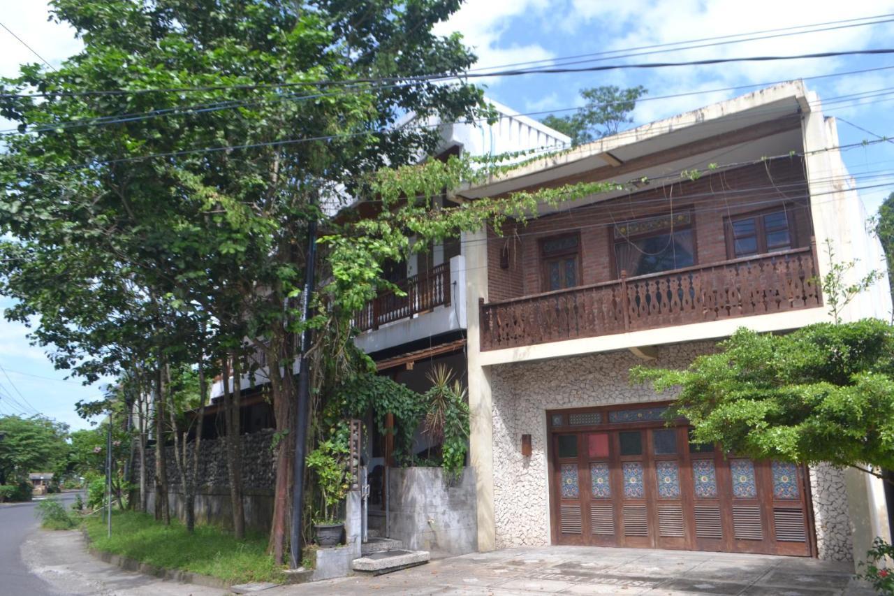 Hotel Batukaras Kalaras Ngoại thất bức ảnh