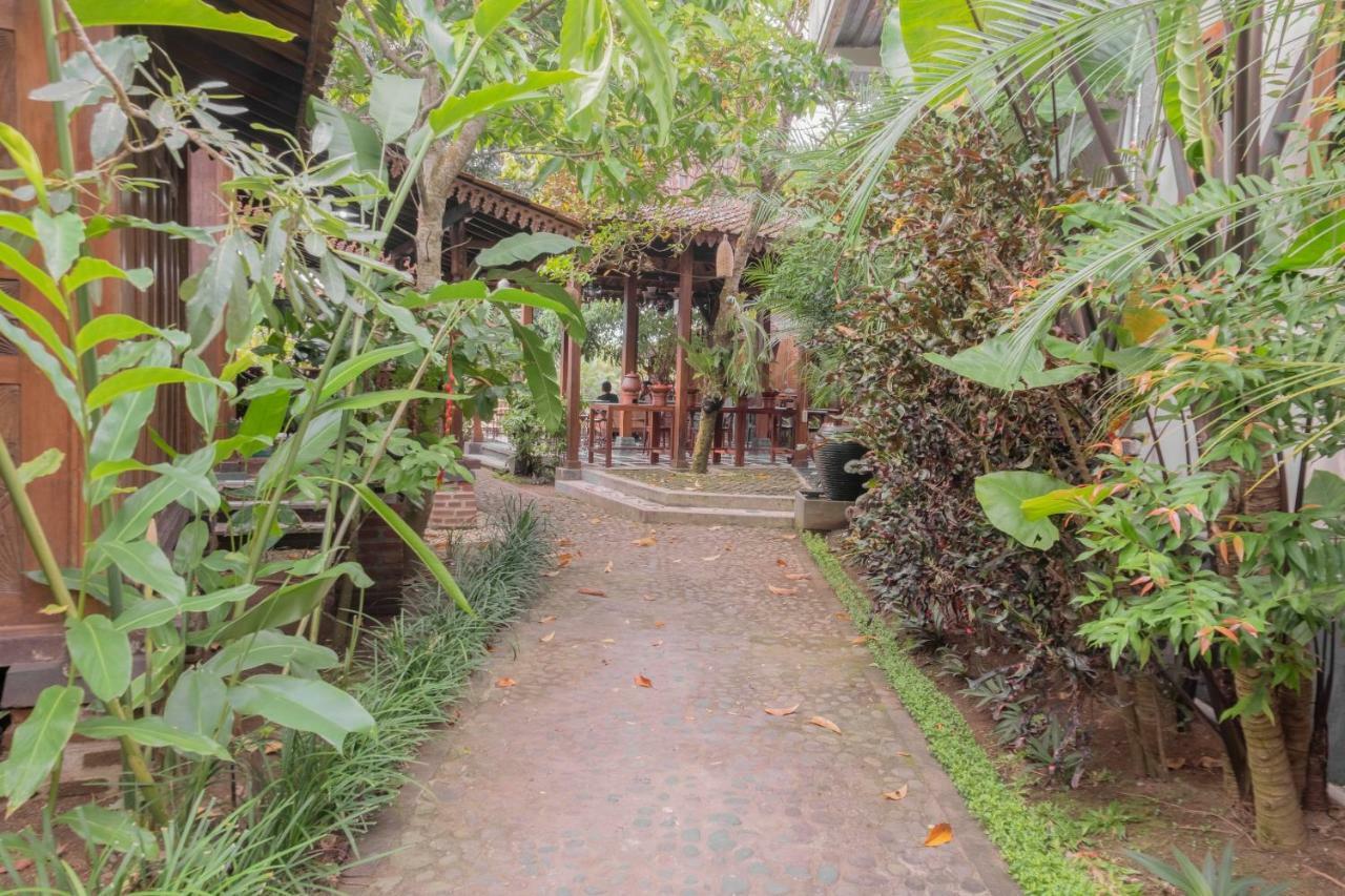 Hotel Batukaras Kalaras Ngoại thất bức ảnh