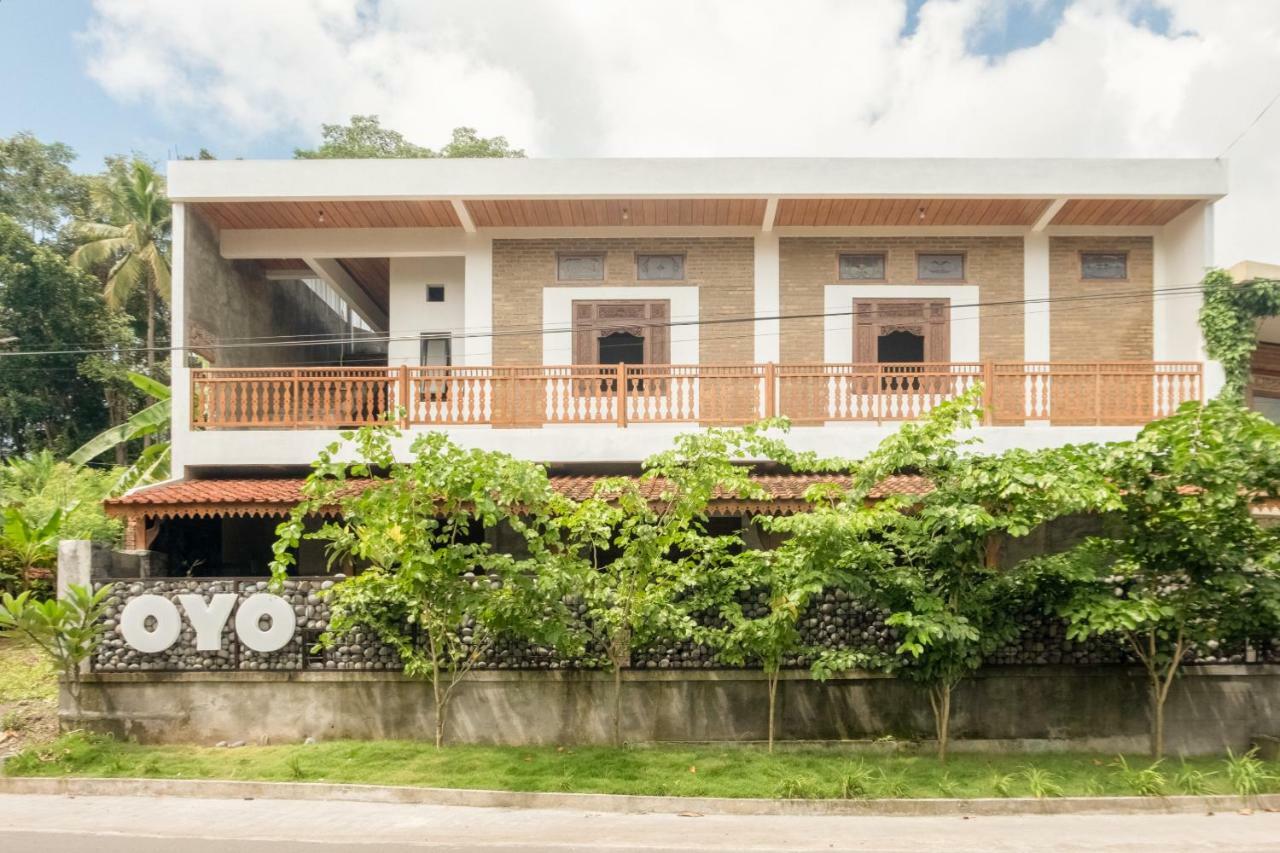 Hotel Batukaras Kalaras Ngoại thất bức ảnh