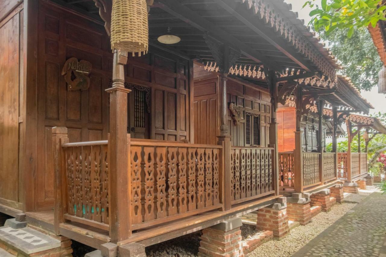 Hotel Batukaras Kalaras Ngoại thất bức ảnh