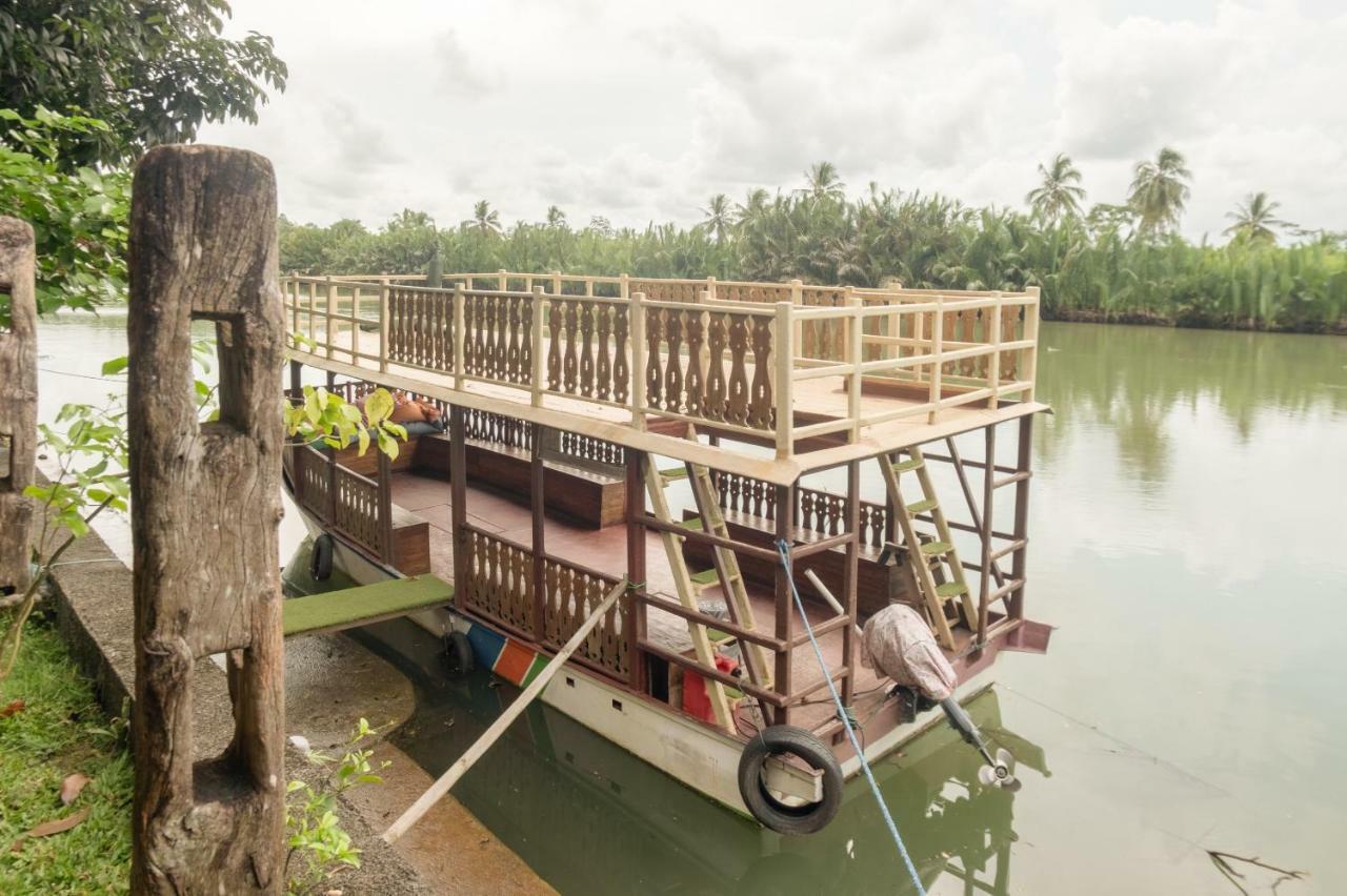 Hotel Batukaras Kalaras Ngoại thất bức ảnh