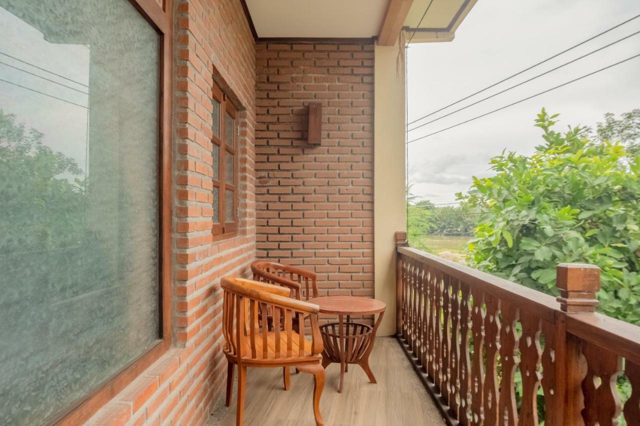 Hotel Batukaras Kalaras Ngoại thất bức ảnh