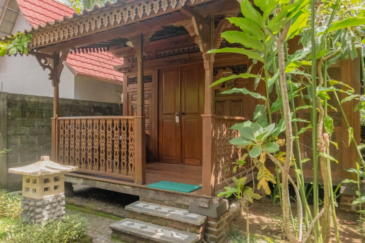 Hotel Batukaras Kalaras Ngoại thất bức ảnh