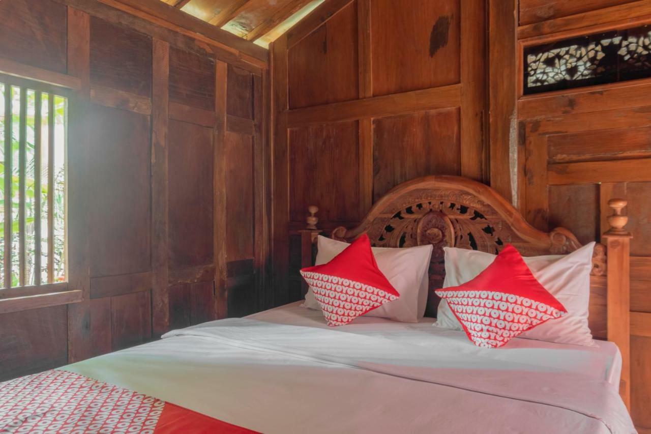 Hotel Batukaras Kalaras Ngoại thất bức ảnh