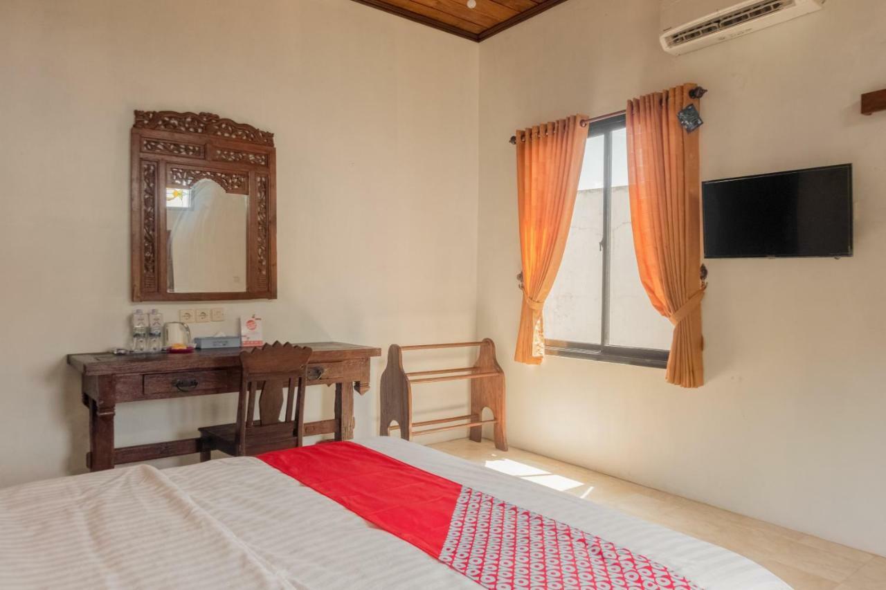 Hotel Batukaras Kalaras Ngoại thất bức ảnh
