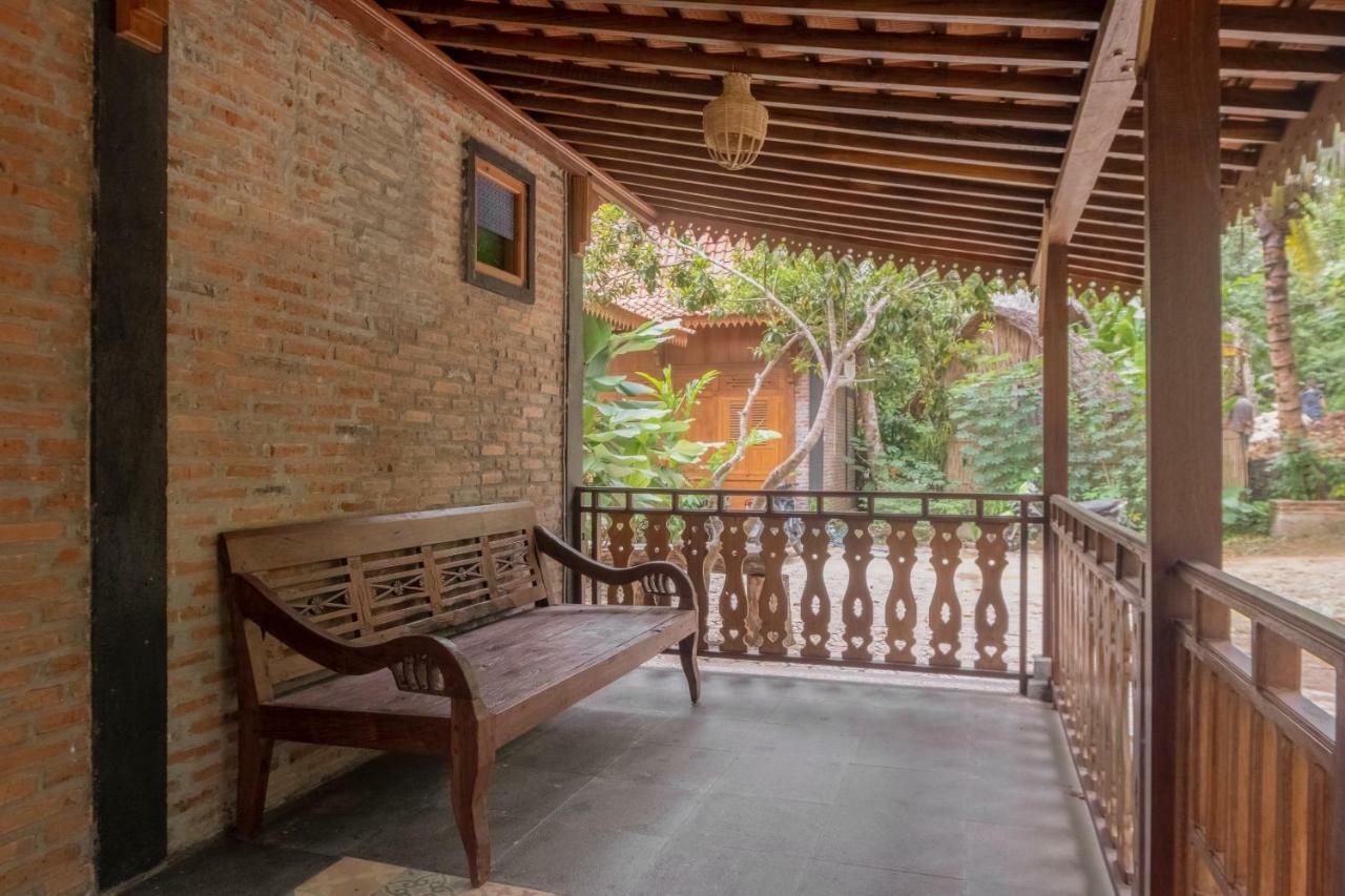 Hotel Batukaras Kalaras Ngoại thất bức ảnh