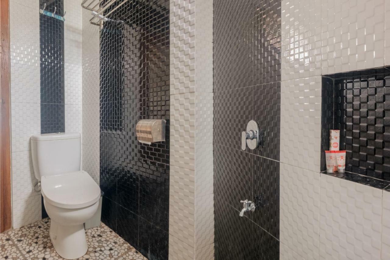 Hotel Batukaras Kalaras Ngoại thất bức ảnh