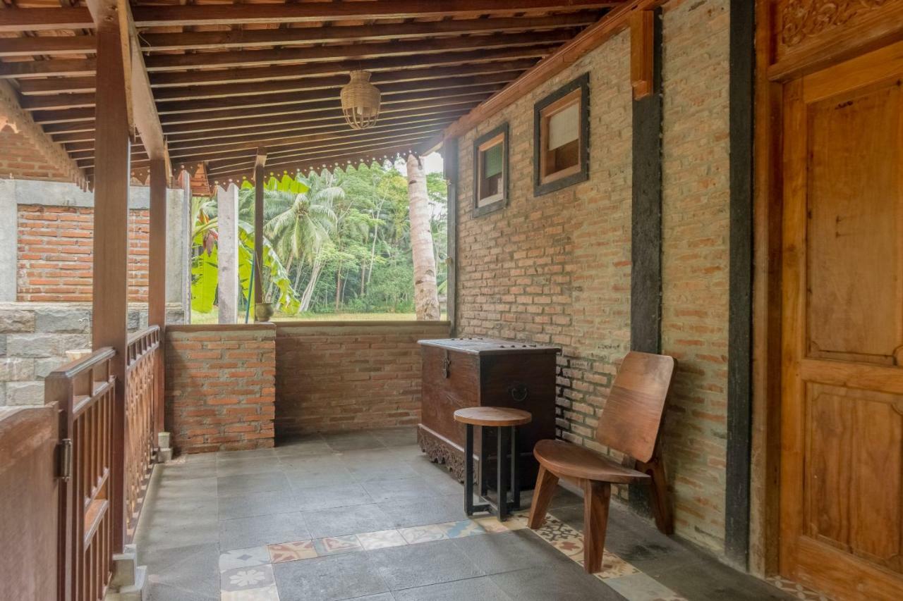 Hotel Batukaras Kalaras Ngoại thất bức ảnh