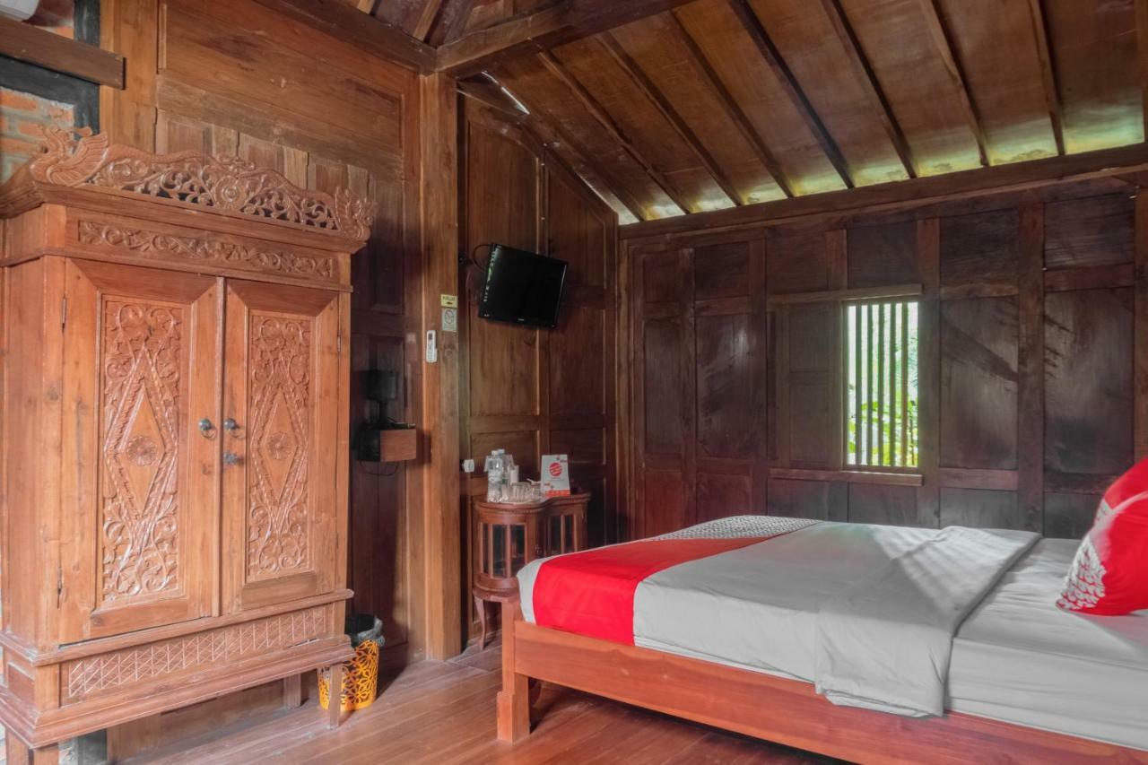 Hotel Batukaras Kalaras Ngoại thất bức ảnh