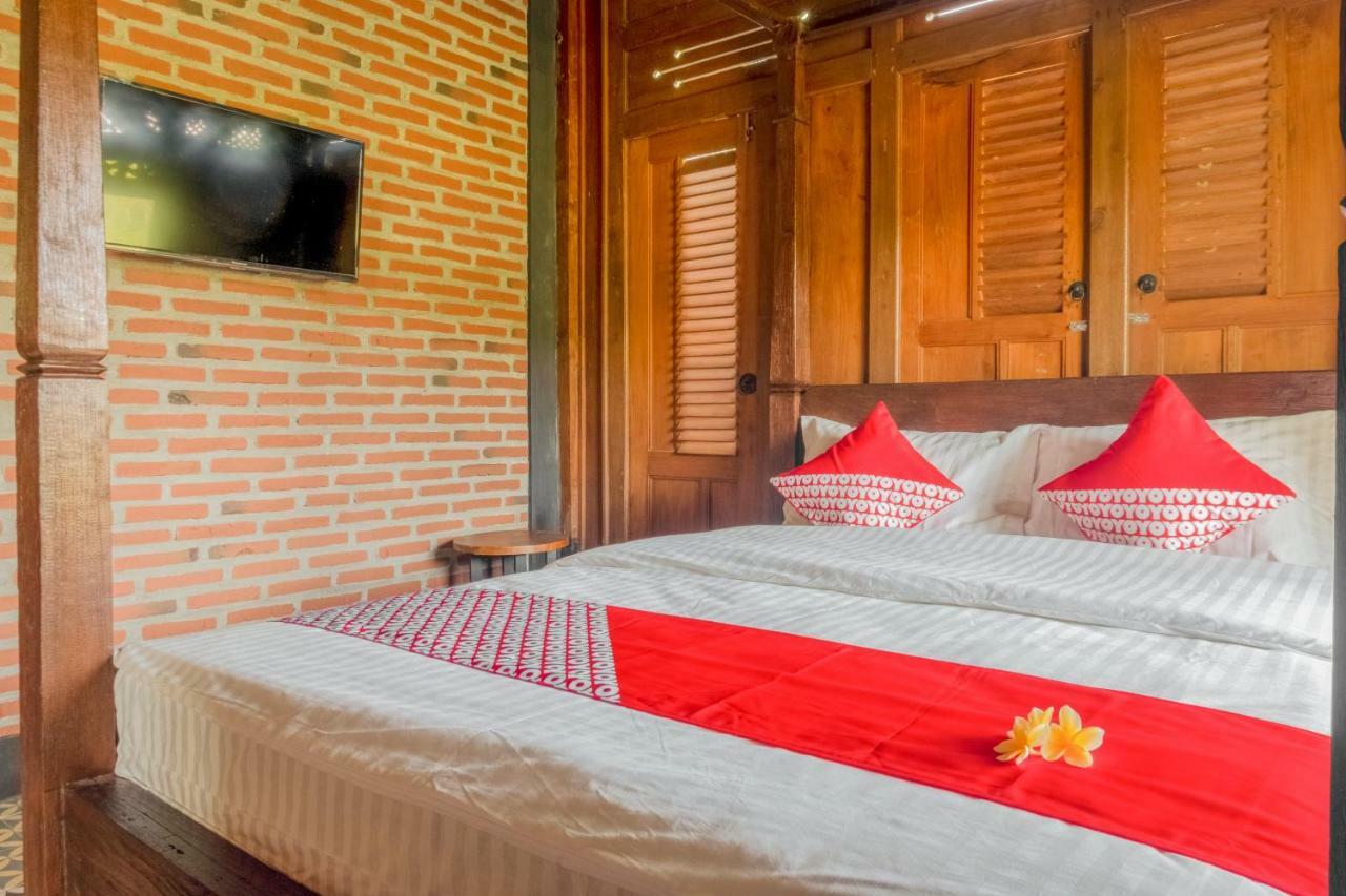 Hotel Batukaras Kalaras Ngoại thất bức ảnh