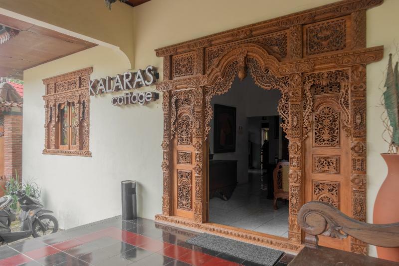 Hotel Batukaras Kalaras Ngoại thất bức ảnh