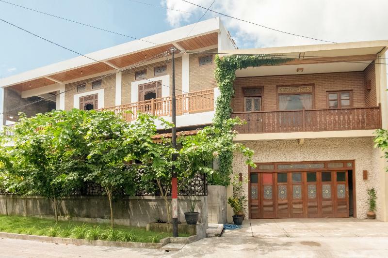 Hotel Batukaras Kalaras Ngoại thất bức ảnh